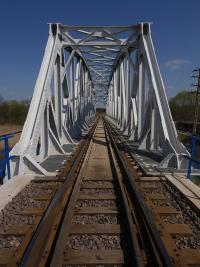 najprawdopodobniej najstarszy (1886) most kolejowy nad Biebrzą  fot: c. werpachowski